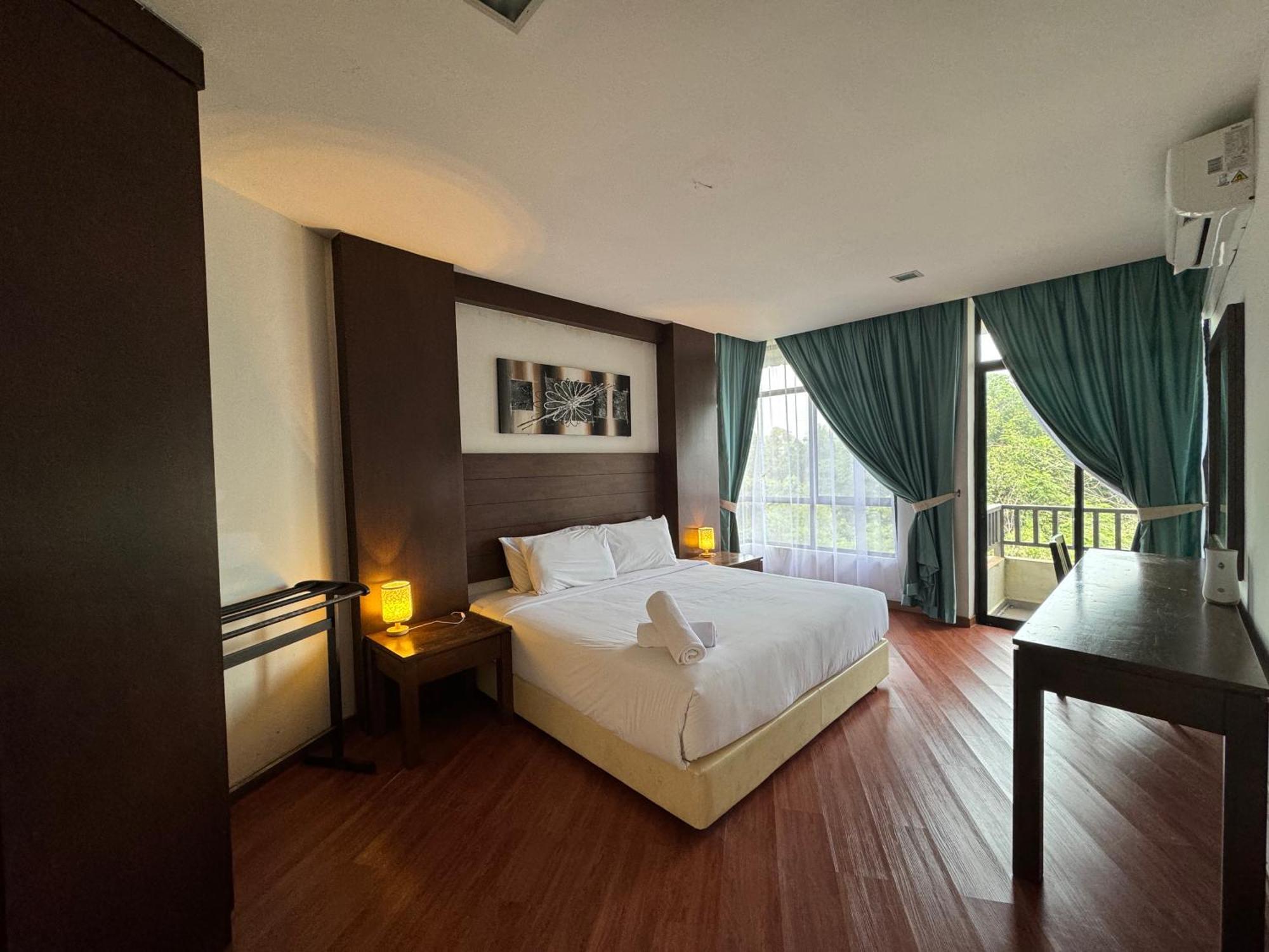 Studio At Samsuria Beach Resort Kampung Sungai Ular Extérieur photo