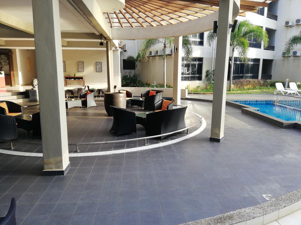 Studio At Samsuria Beach Resort Kampung Sungai Ular Extérieur photo
